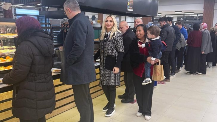 MERVE MERMER VE ASLAN BEBEK’DEN İFTAR YEMEĞİ