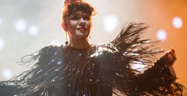 ÖZGE FIŞKIN’DAN DUMAN COVER’I