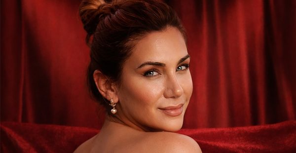 AYLA ÇELİK’TEN YENİ HİT ADAYI