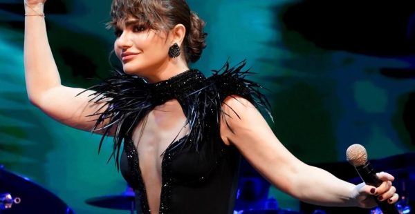 DERYA BEDAVACI BAYRAMDA ANTALYA’DA FİRTİNA GİBİYDİ