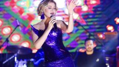 GÜLBEN ERGEN İSTANBUL SAHNESİNDE GÖZ KAMAŞTIRDI