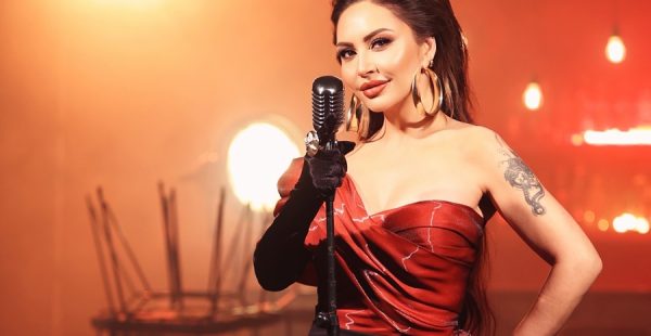 İPEK ÖRS ARABESK ŞARKI YORUMLAMAK BİR AYRICALIKTIR