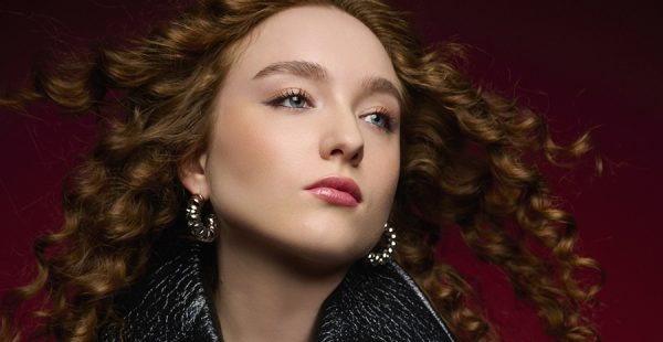 IŞIL AYMAN’DAN KIPIR KIPIR BİR AŞK ŞARKISI