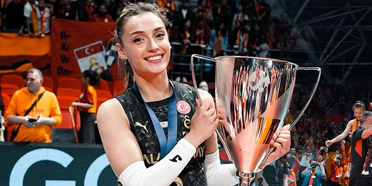 Eylül Akarçeşme Yatgın’dan Galatasaray’a veda!